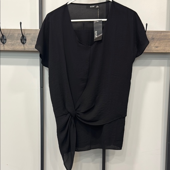 a.n.a Tops - Black Knot Front Top